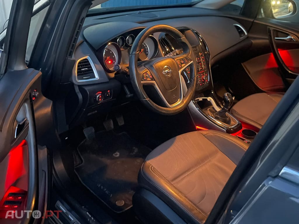 Opel Astra J