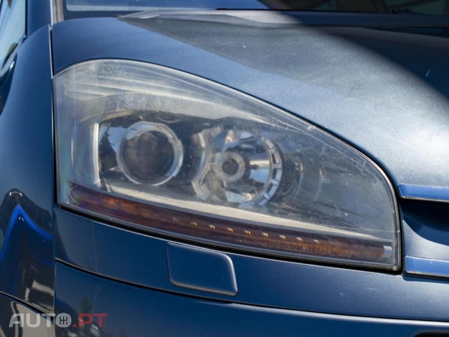 Citroen C4 Picasso Outro
