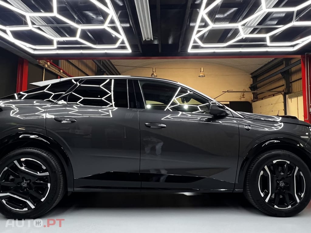 Peugeot E-3008 73 kWh GT