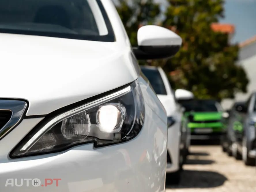 Peugeot 308 1.5 BlueHDi Business Line