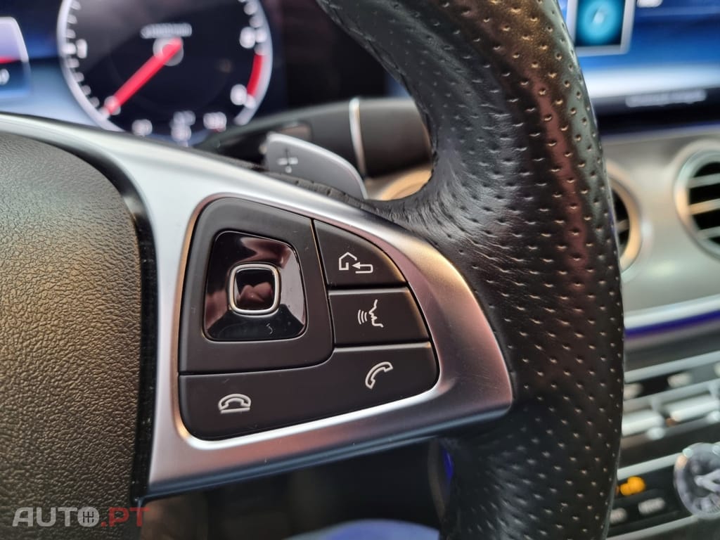 Mercedes-Benz E 220 AMG Line
