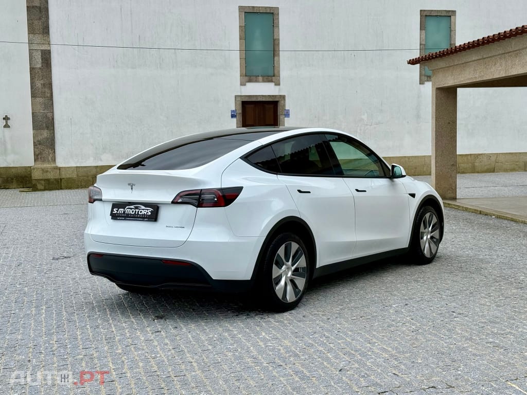 Tesla Model Y Long Range Dual Motor AWD
