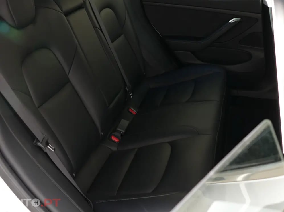 Tesla Model 3 Standard Range Plus RWD