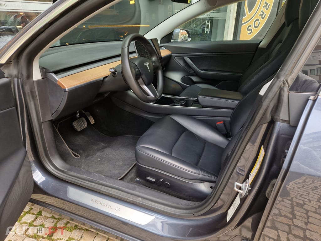 Tesla Model 3 Long-Range Dual Motor AWD