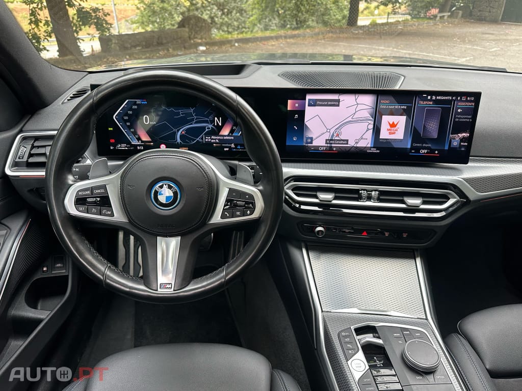 BMW 330 e Touring Pack Desportivo M Auto