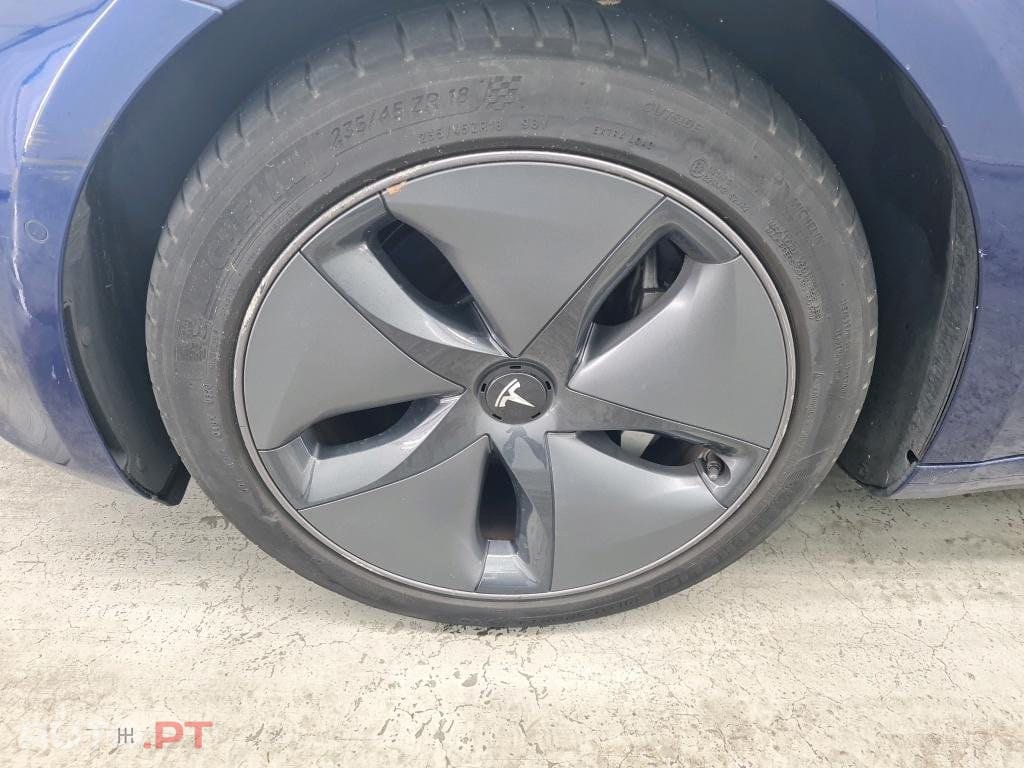 Tesla Model 3 Standard Range Plus RWD