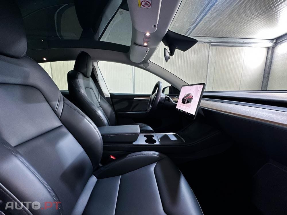 Tesla Model Y Standard