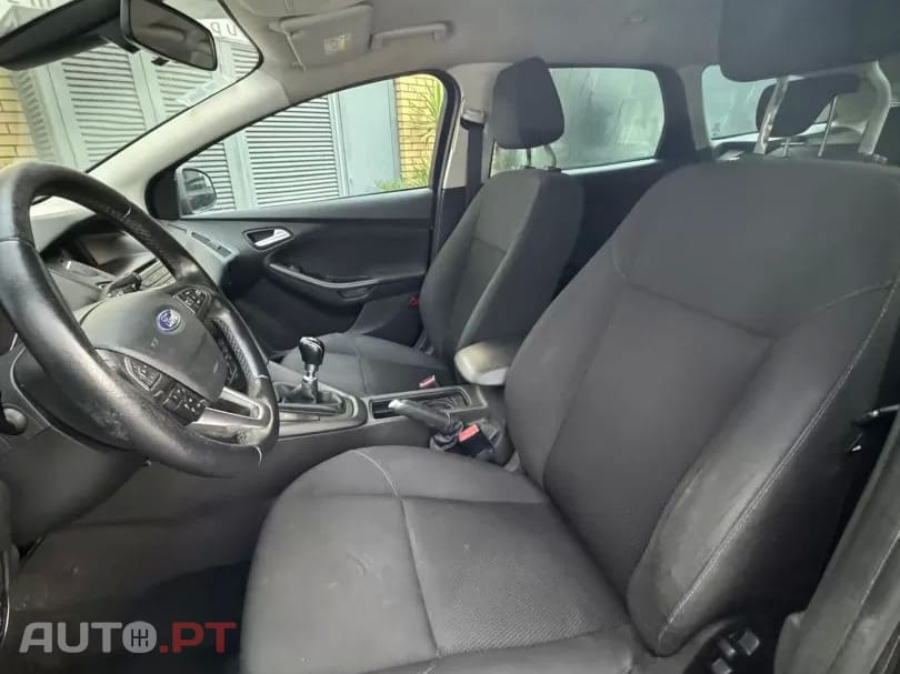 Ford Focus SW 1.0 EcoBoost TITANIUM — fotografia 14