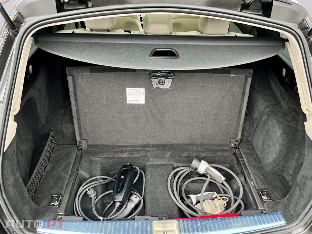 Mercedes-Benz E 300 e T AMG I.V.A DEDUTÍVEL