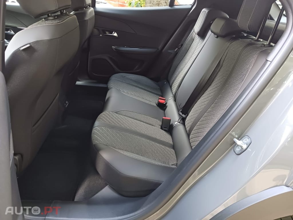Peugeot 2008 1.2 PureTech Allure Pack