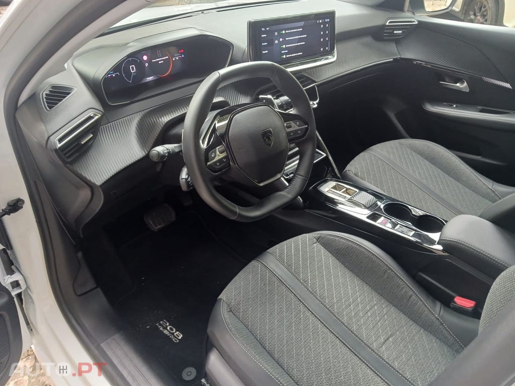 Peugeot 208 1.2 Hybrid Allure e-DCS6