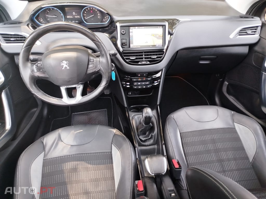 Peugeot 2008 1.2 PureTech Allure