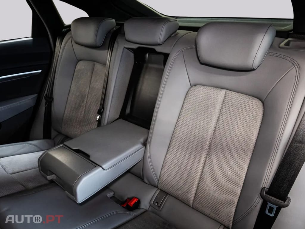 Audi E-Tron I.V.A DEDUTÍVEL 55 S LINE BLACK 21Z