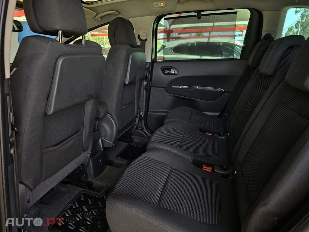 Peugeot 5008 1.6 E-HDi 7L Allure J17 CMP6