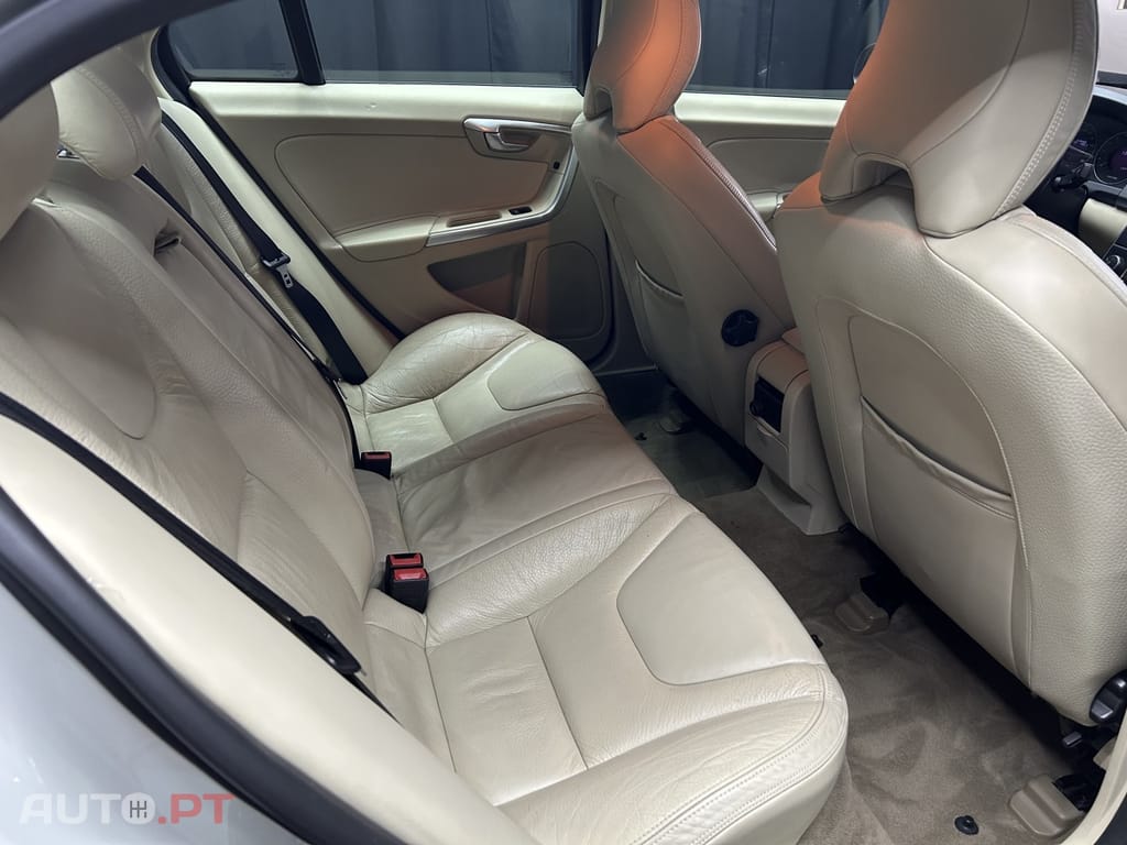 Volvo S60 2.0 D3 Momentum Geartronic