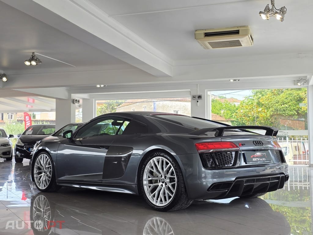 Audi R8 V10 plus 5.2 FSI quattro S tronic