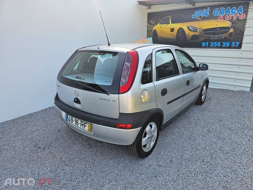 Opel Corsa 1.2 16V Confort
