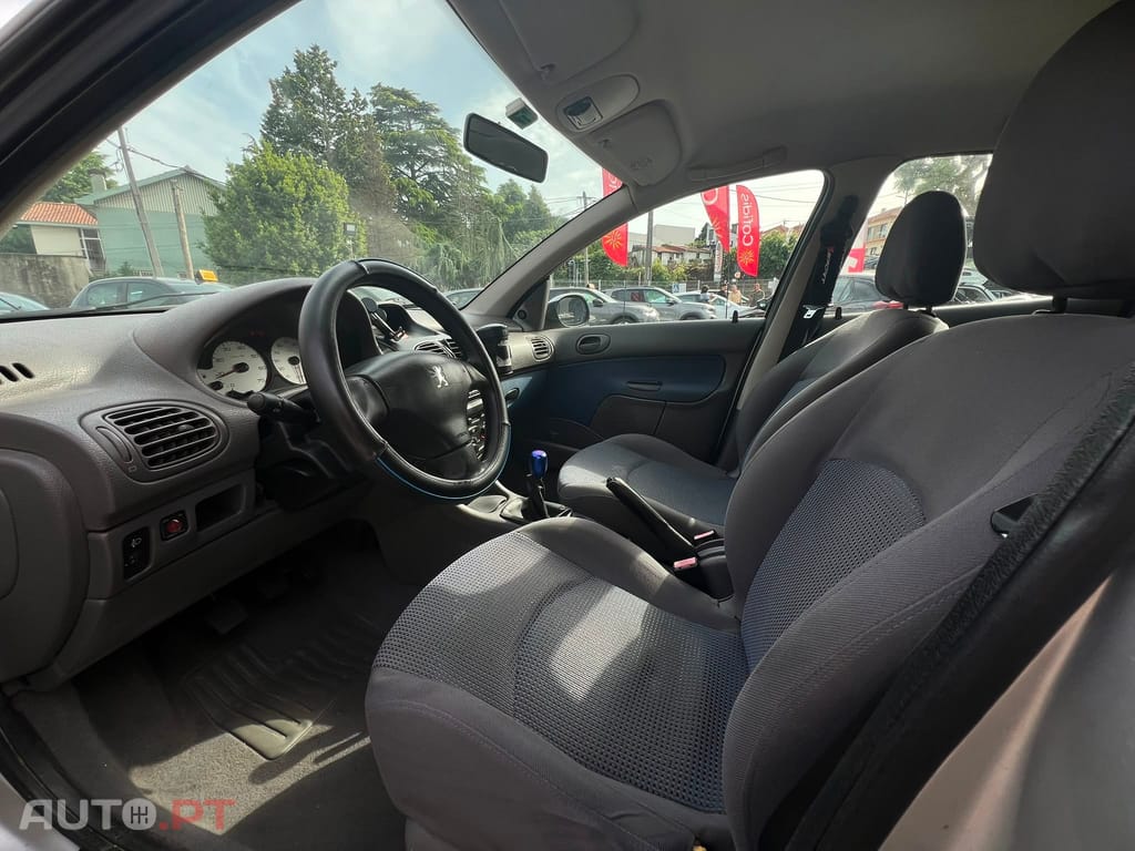 Peugeot 206 1.1 Color Line