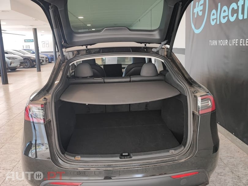 Tesla Model Y Long Range Dual Motor AWD