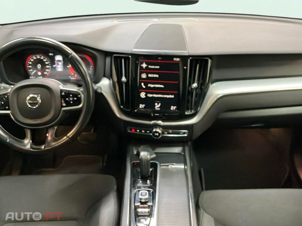 Volvo XC60 2.0 T8 PHEV Momentum AWD