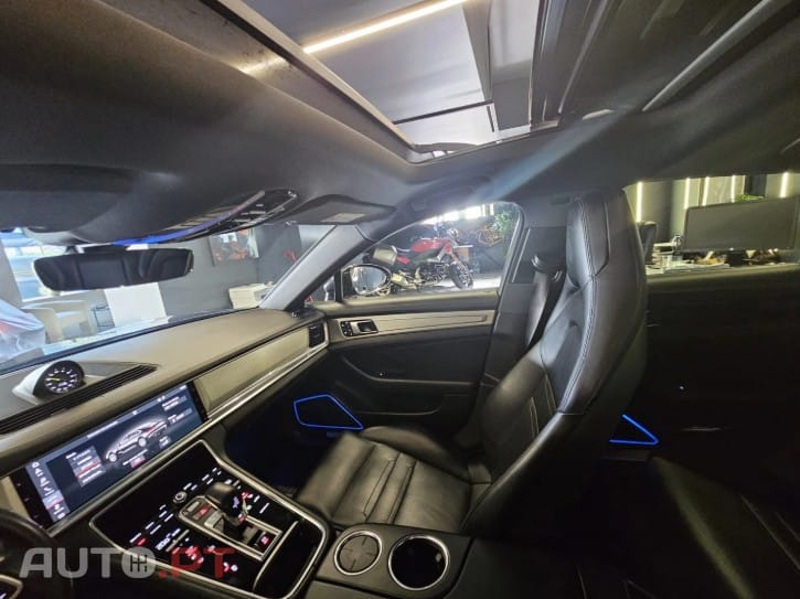 Porsche Panamera 4 E-Hybrid