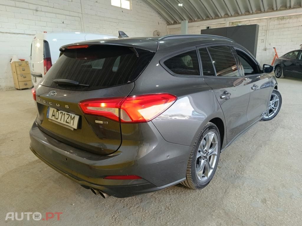 Ford Focus SW 1.0 EcoBoost MHEV ST-Line