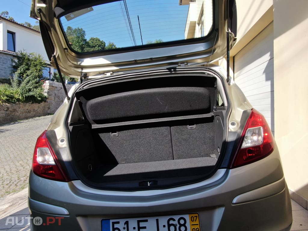 Opel Corsa Cosmo 1.2