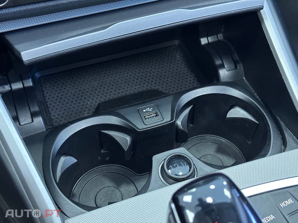 BMW 330 e Corporate Edition Auto — fotografia 29