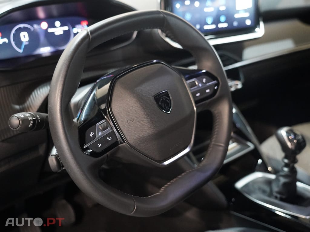 Peugeot 2008 1.2 PureTech Allure