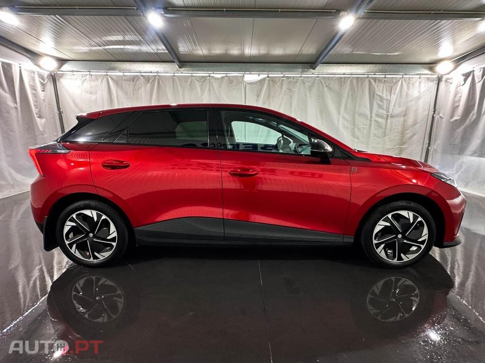 MG MG4 64 kWh Luxury