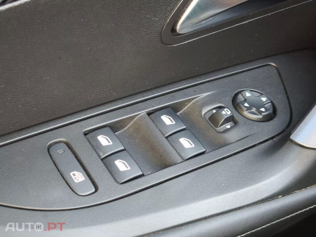 Peugeot 2008 PureTech 130 EAT8 Allure