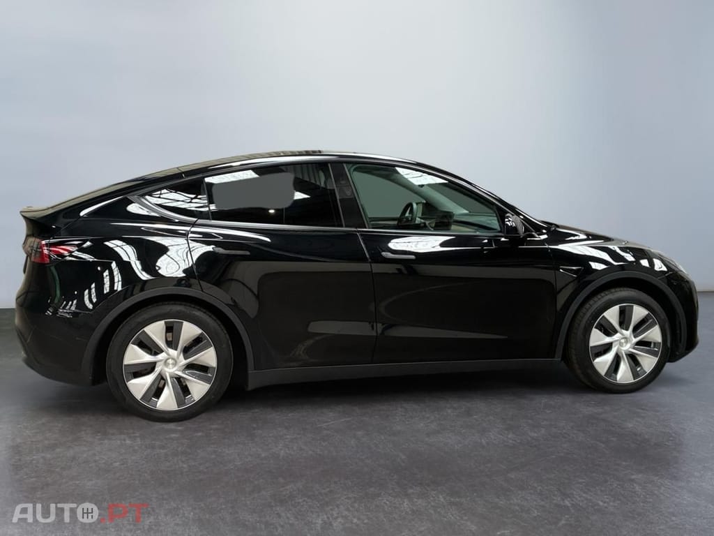 Tesla Model Y Standard RWD