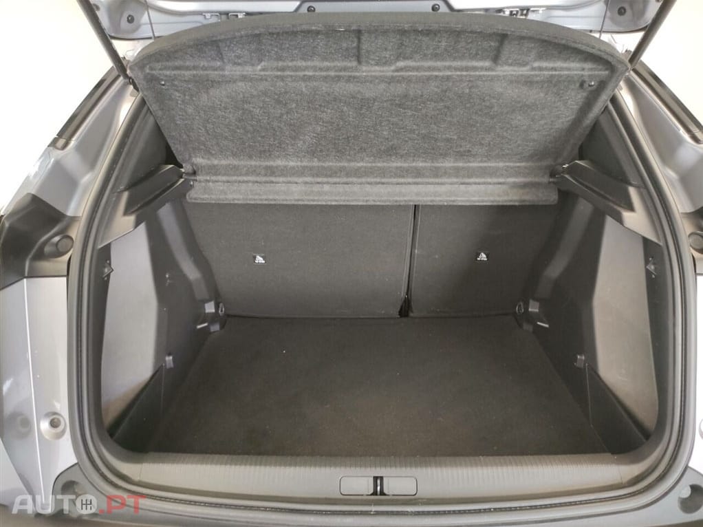 Peugeot 2008 Peugeot 2008 1.2 PureTech Active Pack