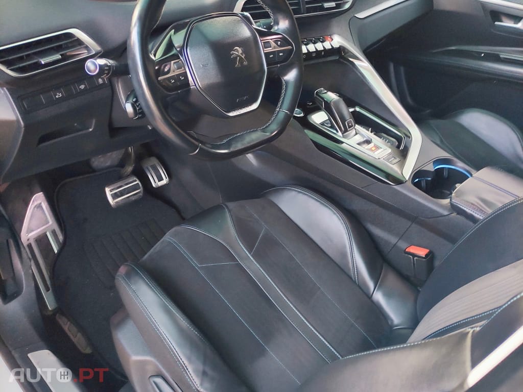 Peugeot 3008 1.2 PureTech Allure Grip Control EAT6