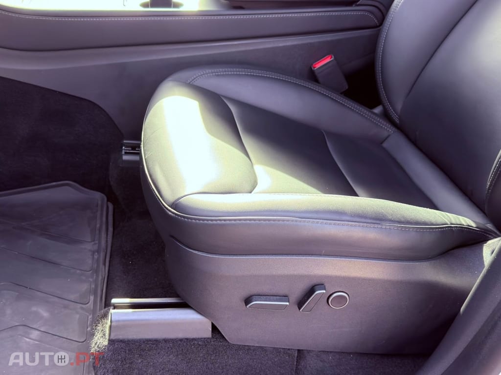 Tesla Model Y Long Range Tração Integral