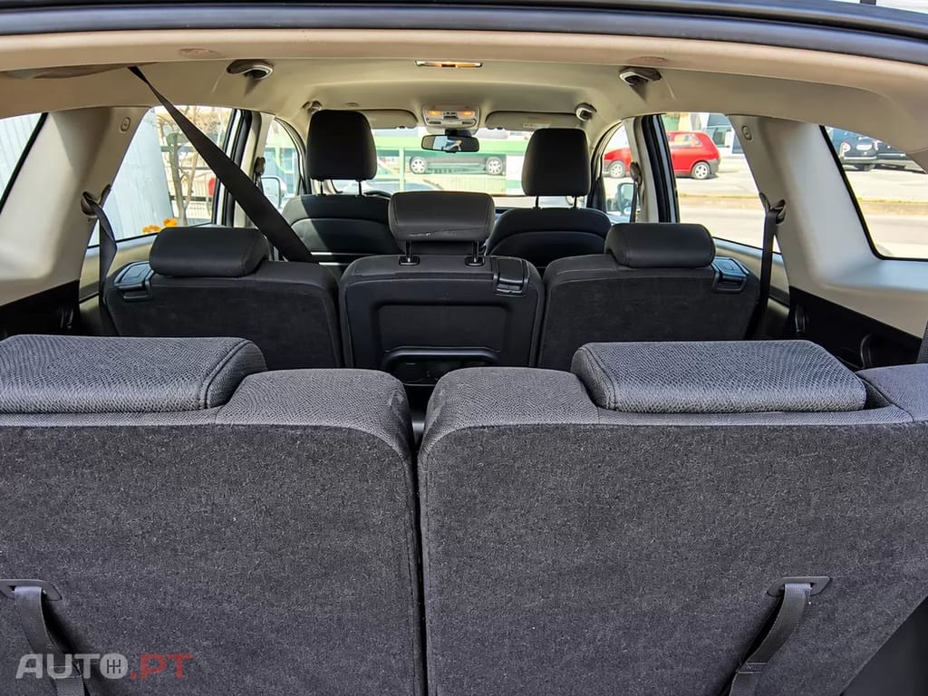 Kia Carens 1.7 CRDi ISG TX 7DCT