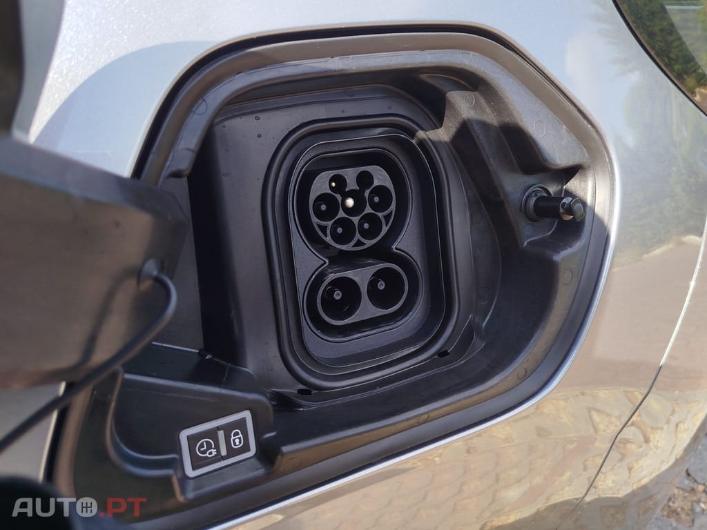 Peugeot E-208 Allure 115kW 156cv