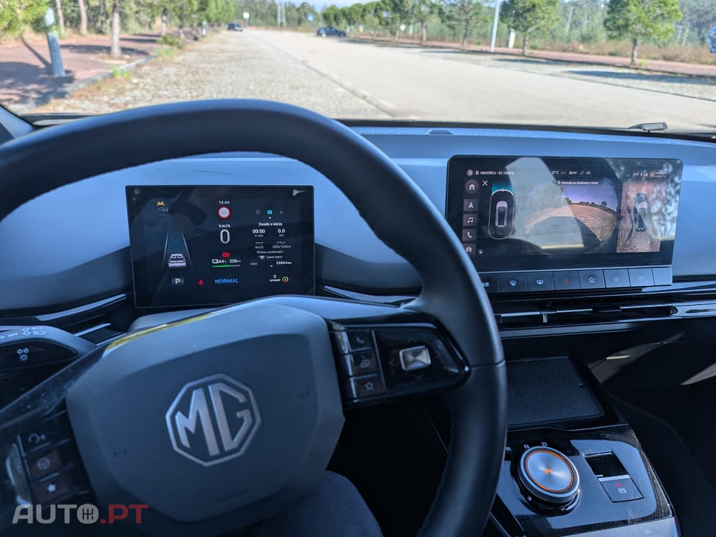 MG MG4 Luxury Long Range 64 kWh