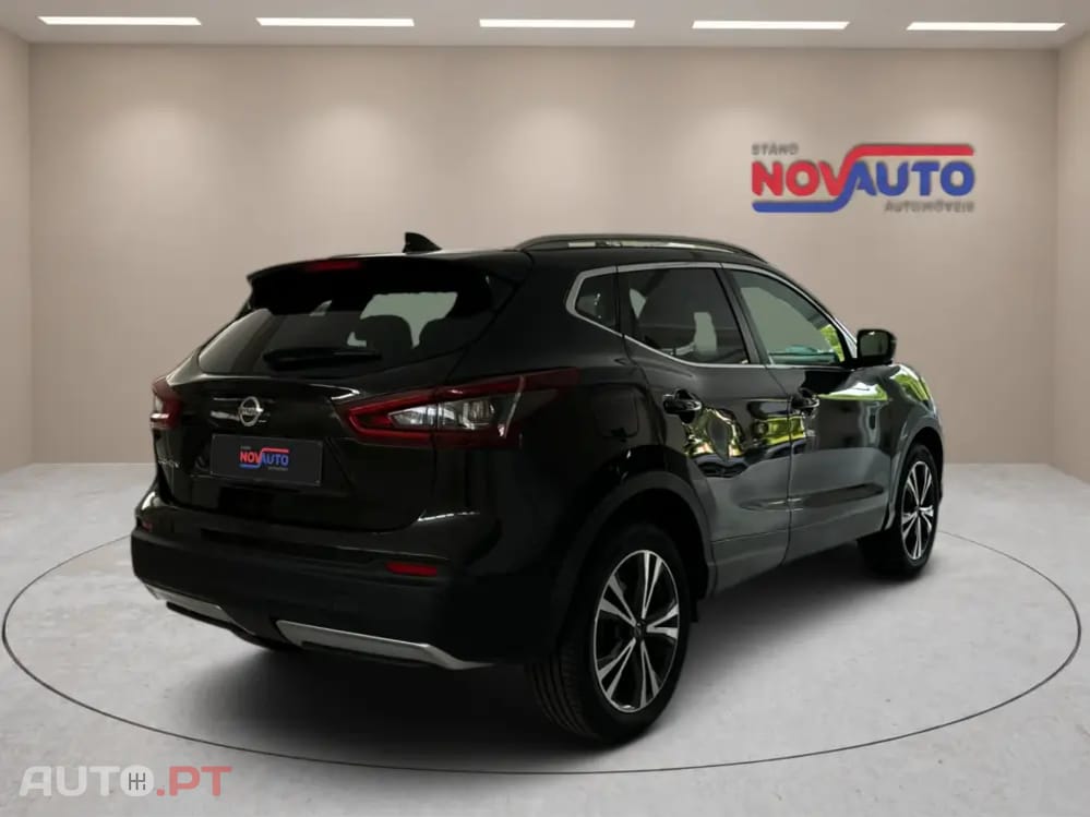 Nissan Qashqai 1.3 DIG-T N-Connecta J18