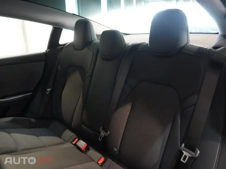 Tesla Model 3 Tração Traseira