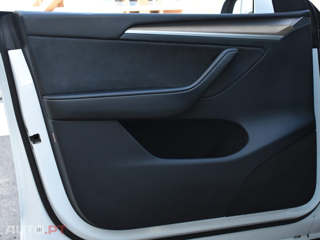 Tesla Model Y Performance Tração Integral