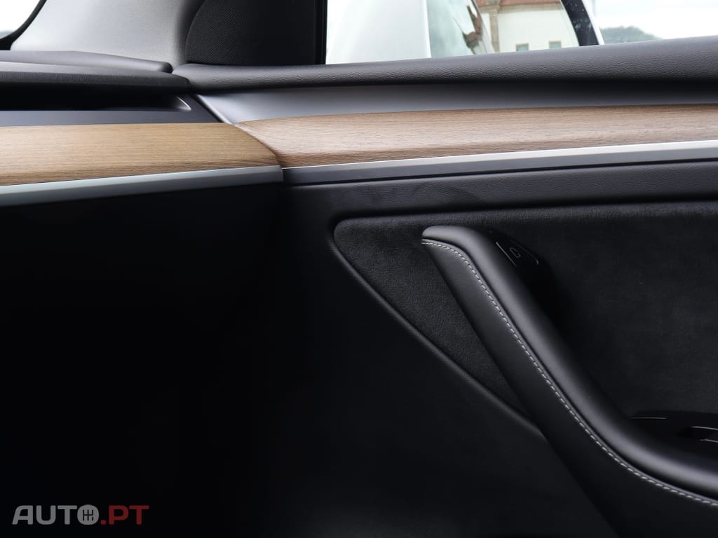 Tesla Model Y Long Range Dual Motor AWD
