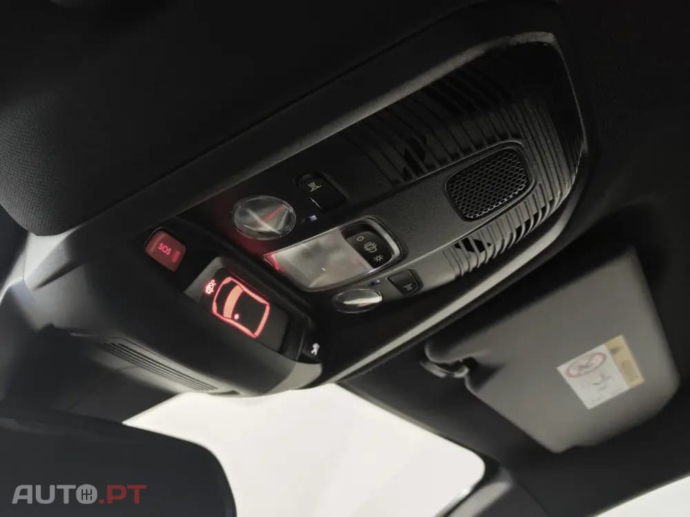 Peugeot 3008 1.6 Hybrid Allure e-EAT8