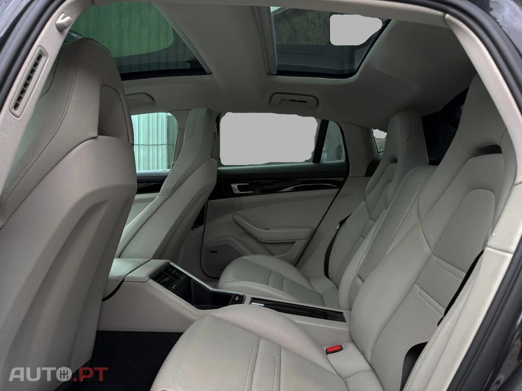 Porsche Panamera 4 E-HYBRID