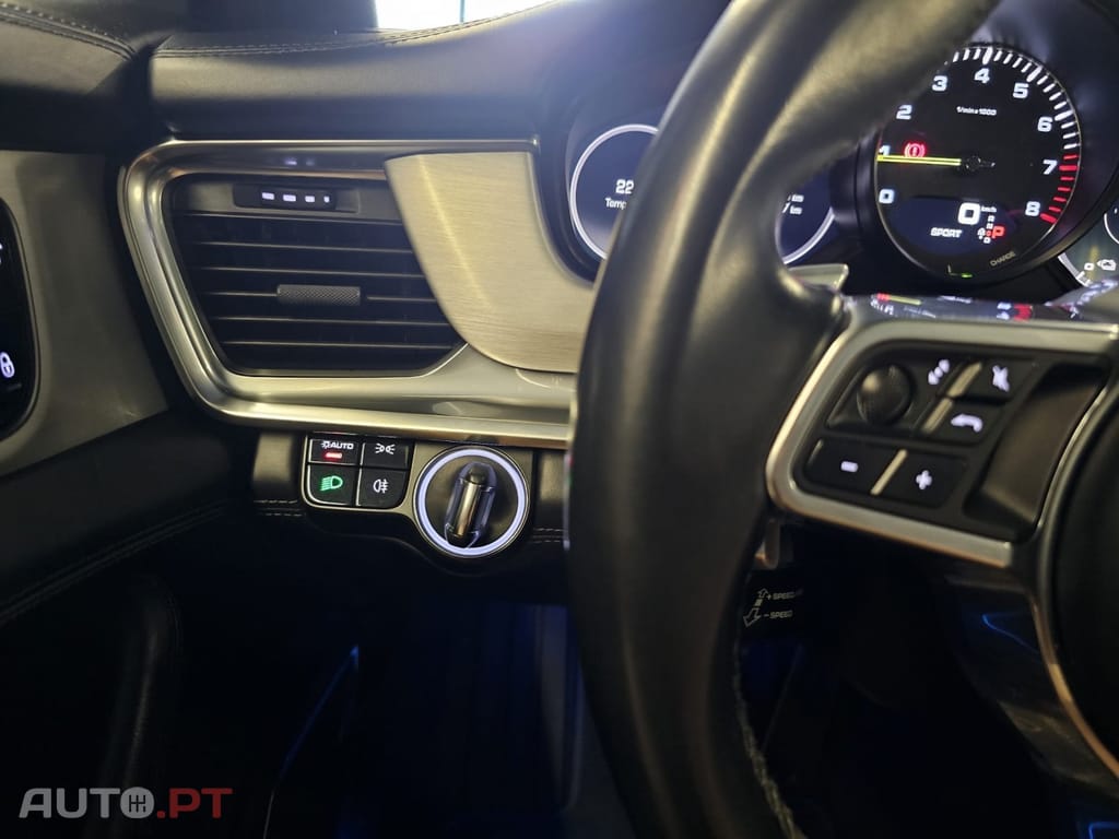 Porsche Panamera 4 E-Hybrid
