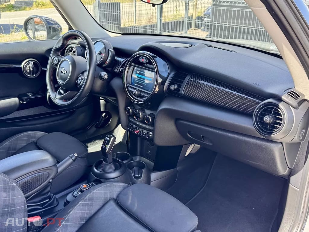 MINI Cooper Cooper SD Auto