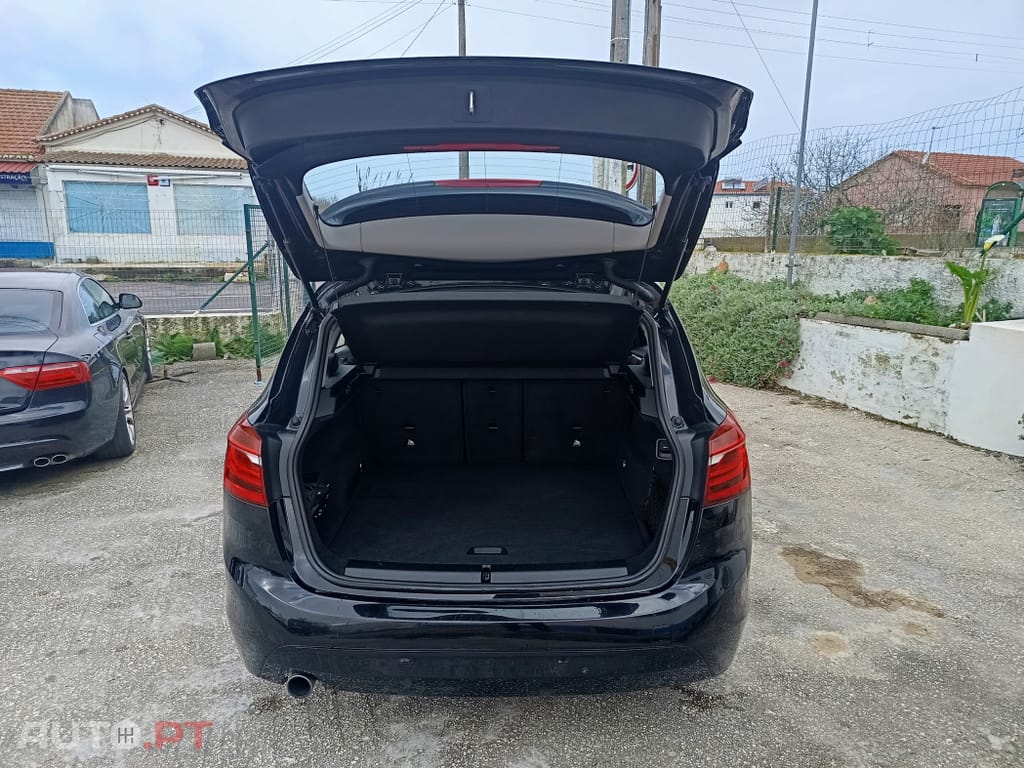 BMW 218 i Sport Line