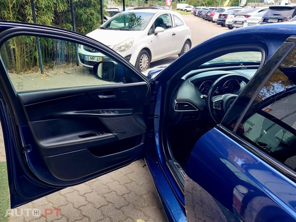 Jaguar XE 2.0 D R-Sport Aut.