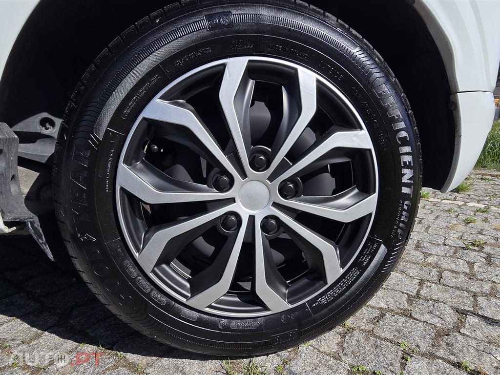 Dacia Sandero 1.0 SCe Essential