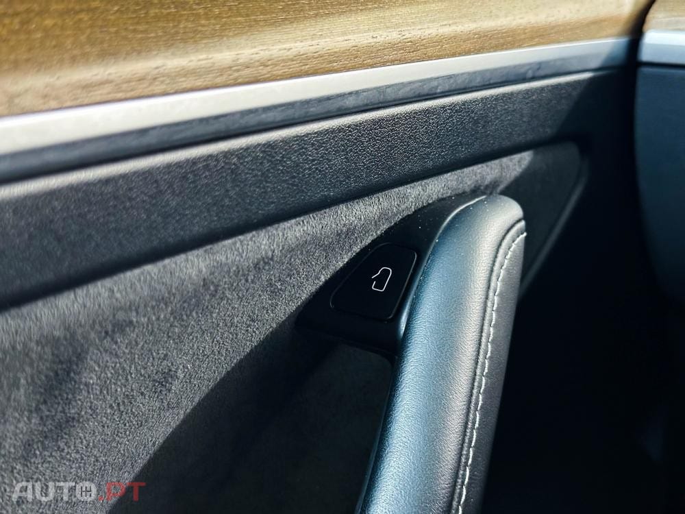Tesla Model 3 Long Range AWD Dual Motor
